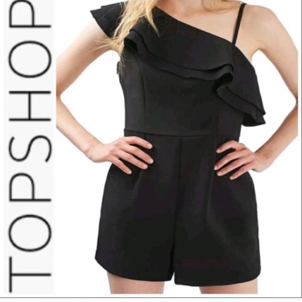 ❌SOLD❌ EUC Topshop One Shoulder Ruffle Detail Romper - Picture 2 of 8